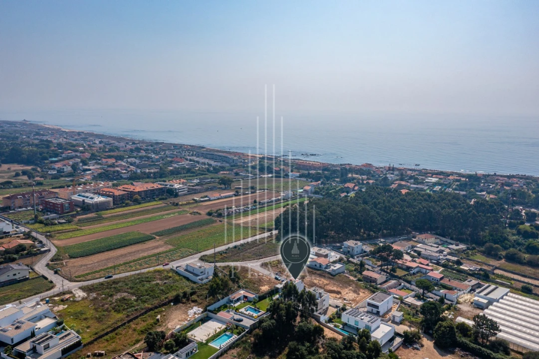 Moradia T4 para Venda em Gulpilhares e Valadares Foto 57