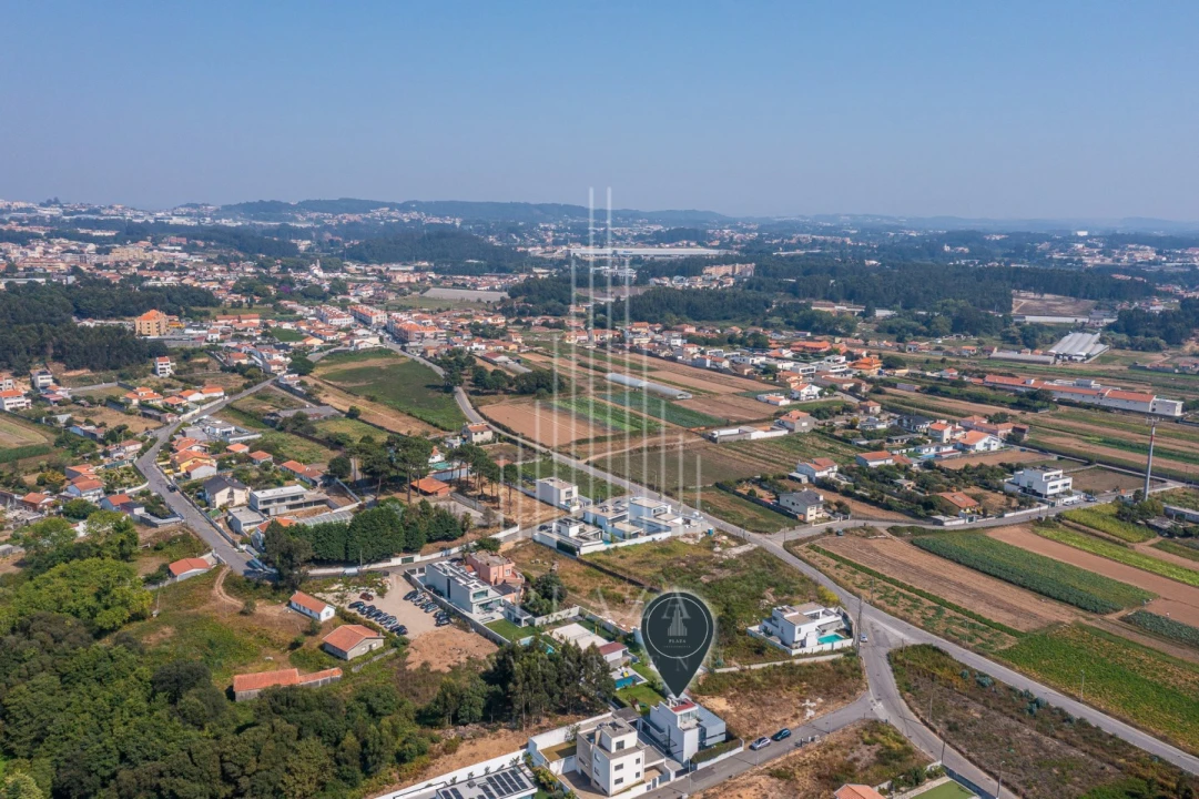 Moradia T4 para Venda em Gulpilhares e Valadares Foto 59