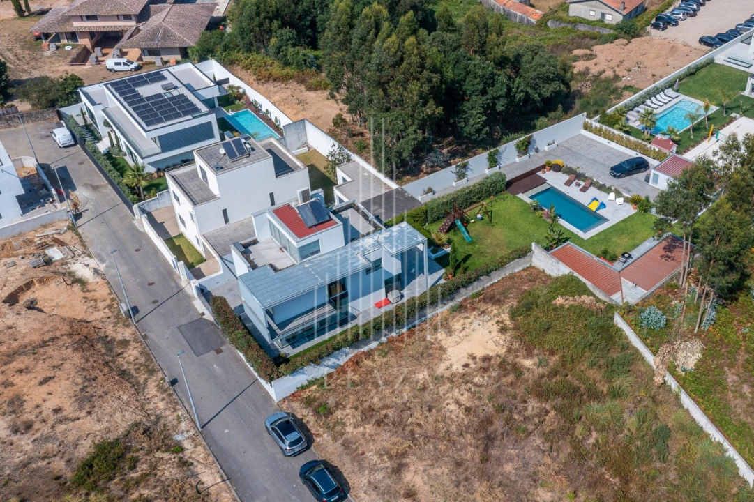 Moradia T4 para Venda em Gulpilhares e Valadares Foto 61