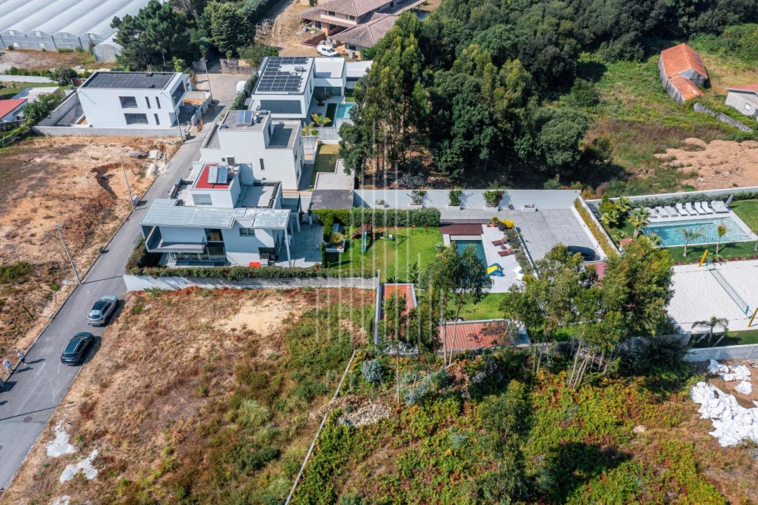 Moradia T4 para Venda em Gulpilhares e Valadares Foto 68