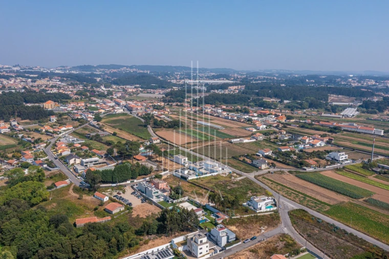 Moradia T4 para Venda em Gulpilhares e Valadares Foto 60