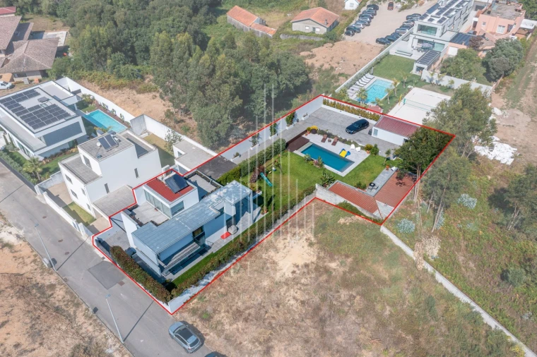 Moradia T4 para Venda em Gulpilhares e Valadares Foto 69