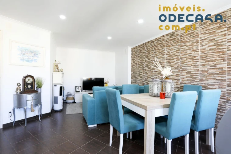 Apartamento T3 para Venda em Póvoa de Santo Adrião e Olival Basto Foto 2