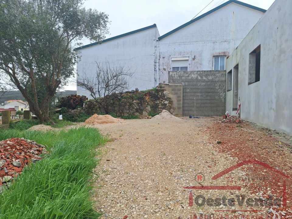 Moradia T2 para Venda em Lamas e Cercal Foto 5