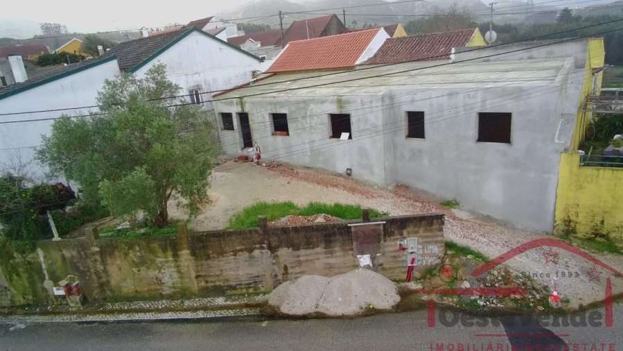 Moradia T2 para Venda em Lamas e Cercal Foto 2