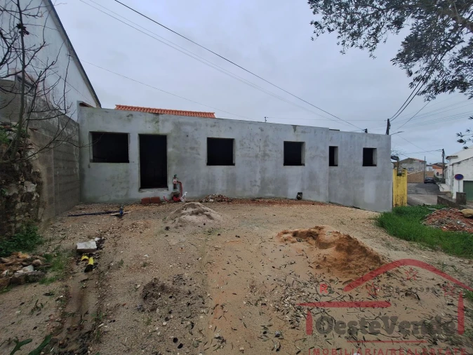 Moradia T2 para Venda em Lamas e Cercal Foto 6