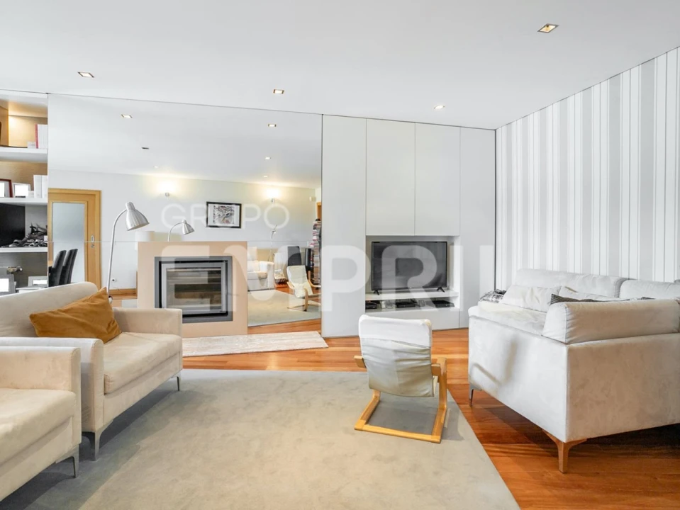 Apartamento T4 para Venda em Ramalde Foto 2