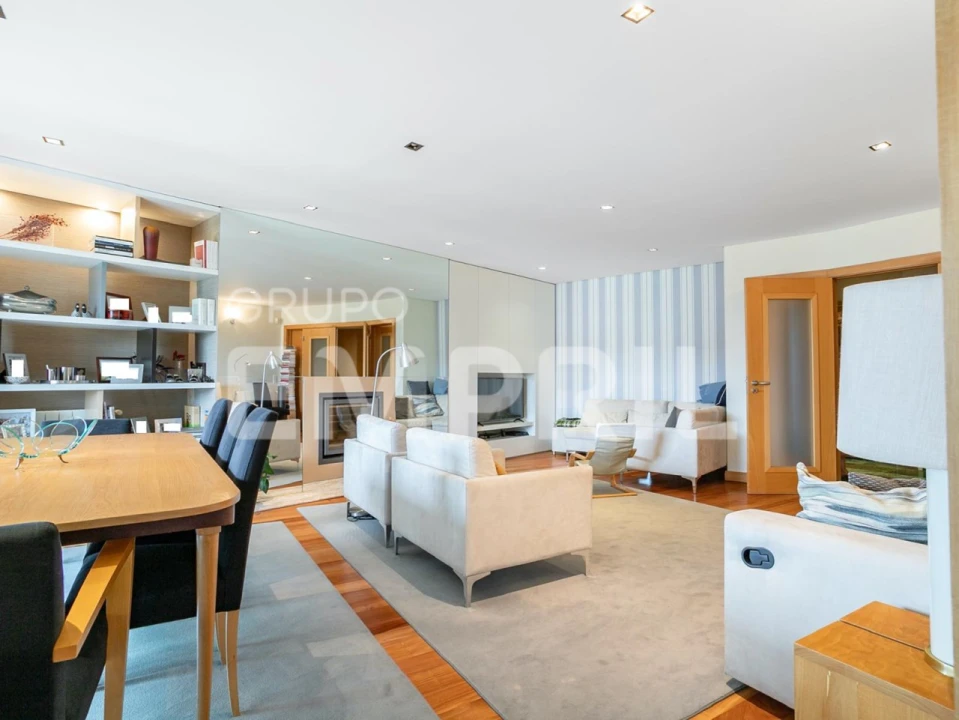 Apartamento T4 para Venda em Ramalde Foto 4