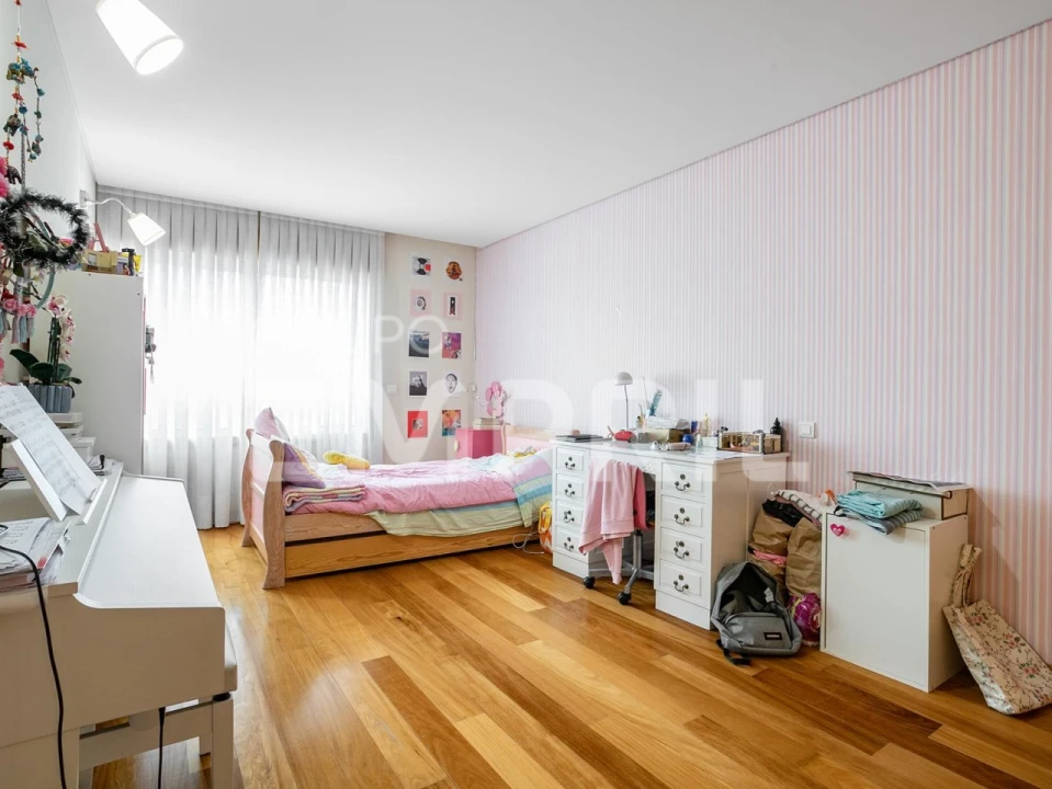 Apartamento T4 para Venda em Ramalde Foto 20
