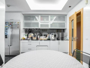 Apartamento T4 para Venda em Ramalde