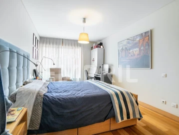 Apartamento T4 para Venda em Ramalde