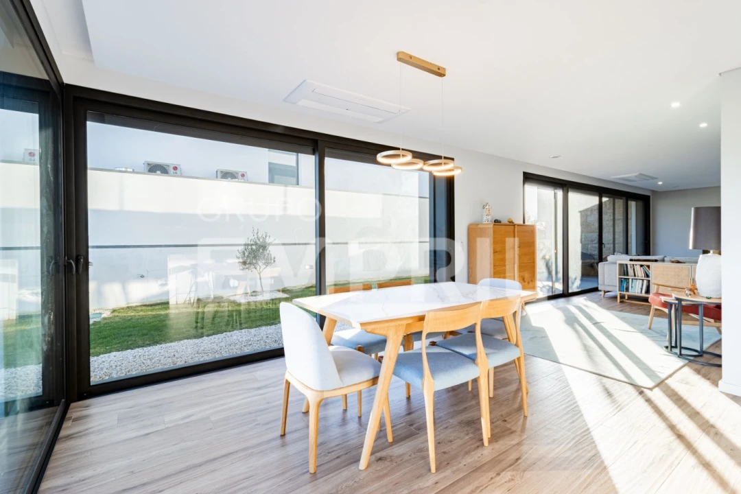 Moradia T3 para Venda em São Felix da Marinha Foto 10