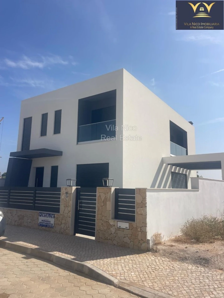 Moradia T4 para Venda em Mexilhoeira Grande Foto 7