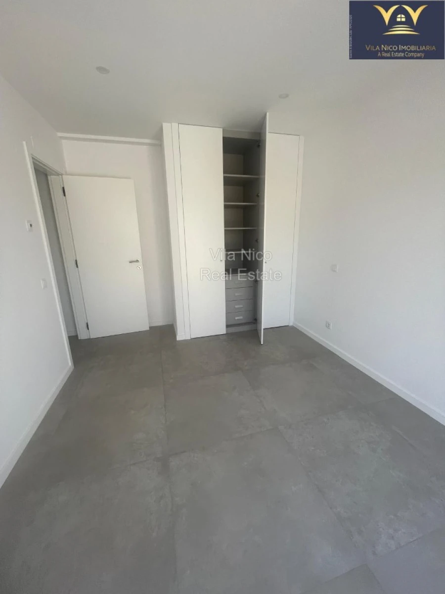 Moradia T4 para Venda em Mexilhoeira Grande Foto 16