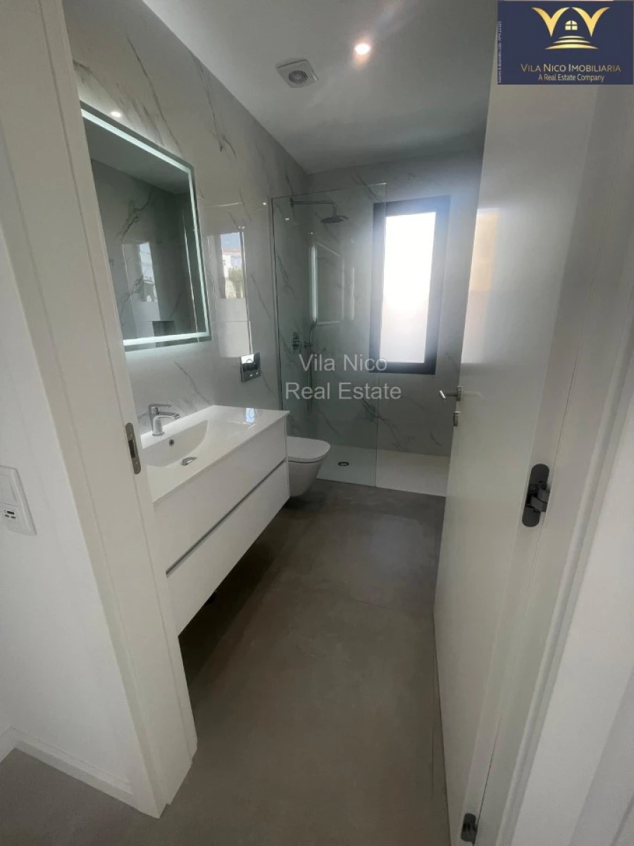 Moradia T4 para Venda em Mexilhoeira Grande Foto 20