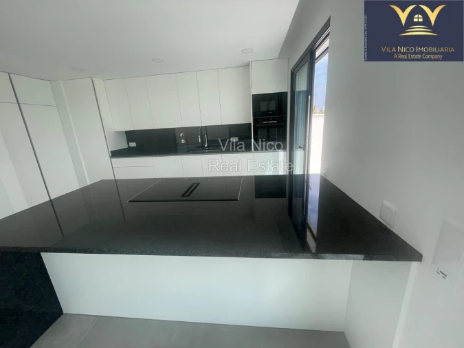 Moradia T4 para Venda em Mexilhoeira Grande Foto 21