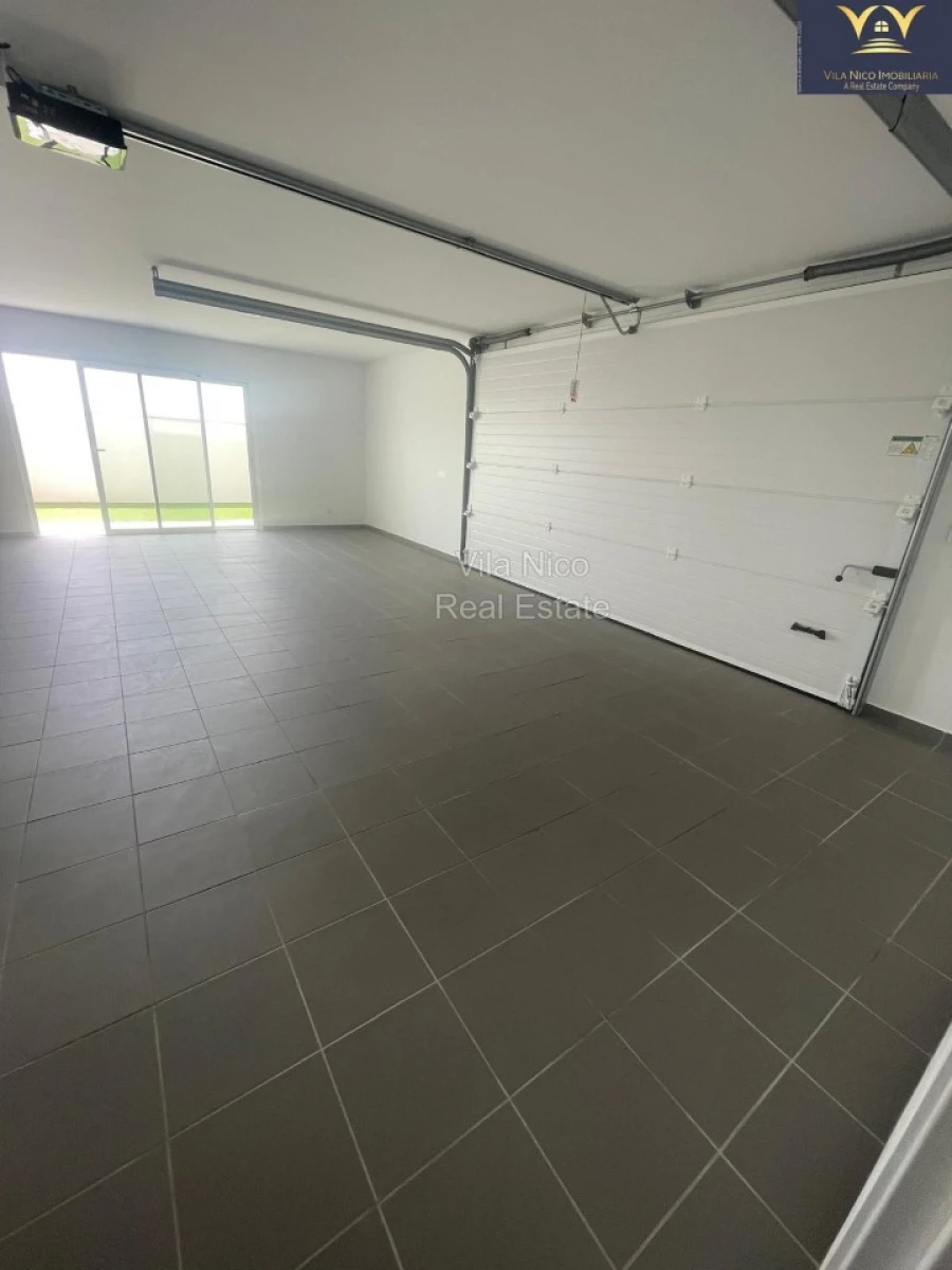 Moradia T4 para Venda em Mexilhoeira Grande Foto 7