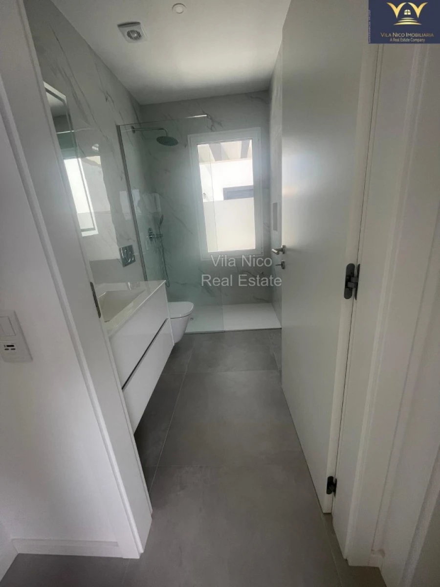 Moradia T4 para Venda em Mexilhoeira Grande Foto 14