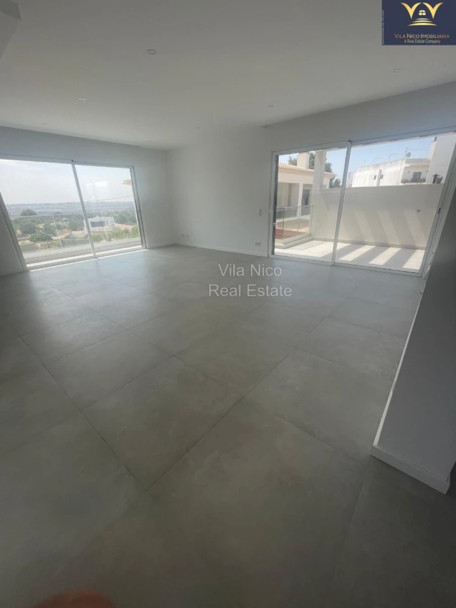 Moradia T4 para Venda em Mexilhoeira Grande Foto 15