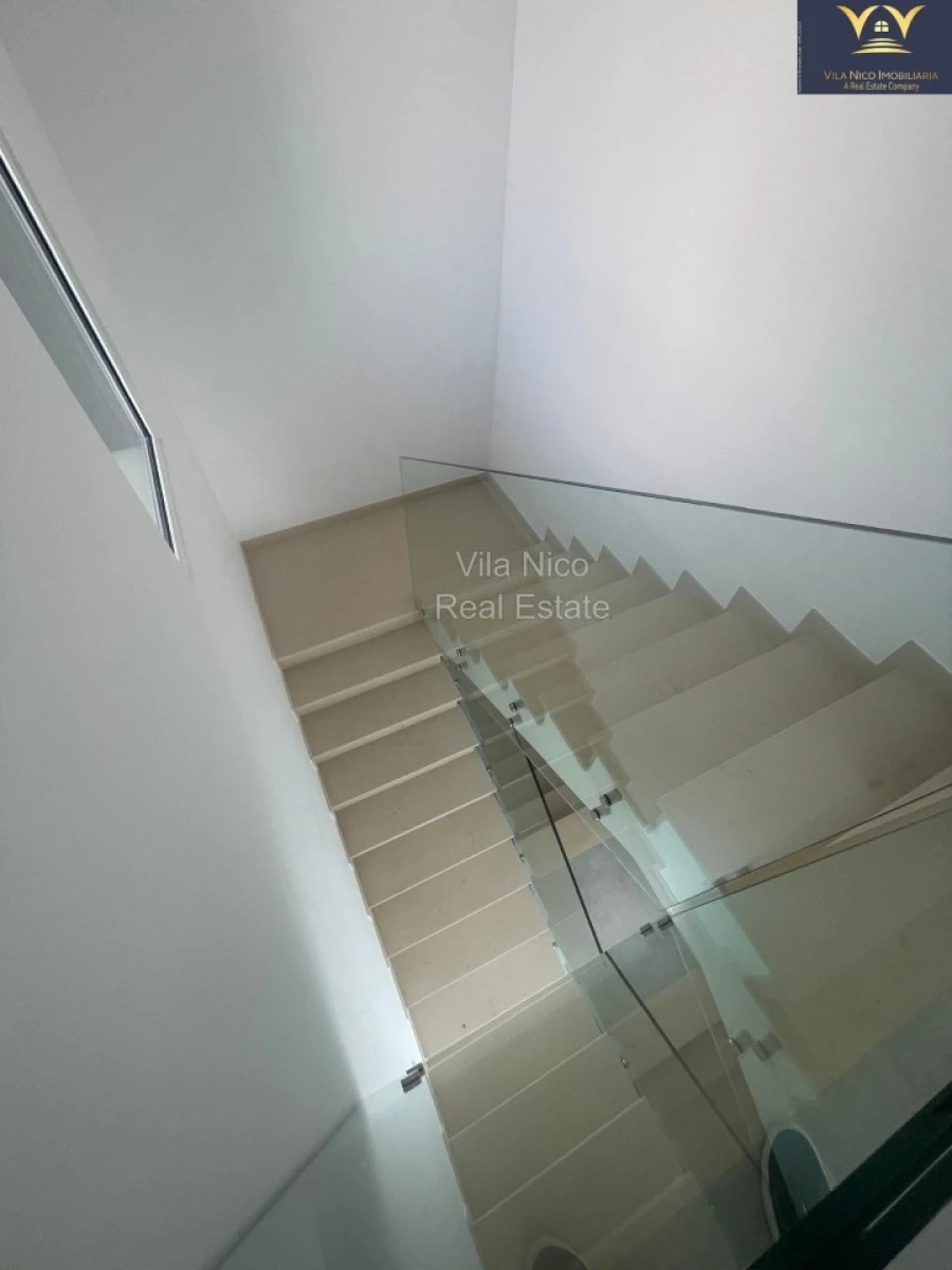 Moradia T4 para Venda em Mexilhoeira Grande Foto 21