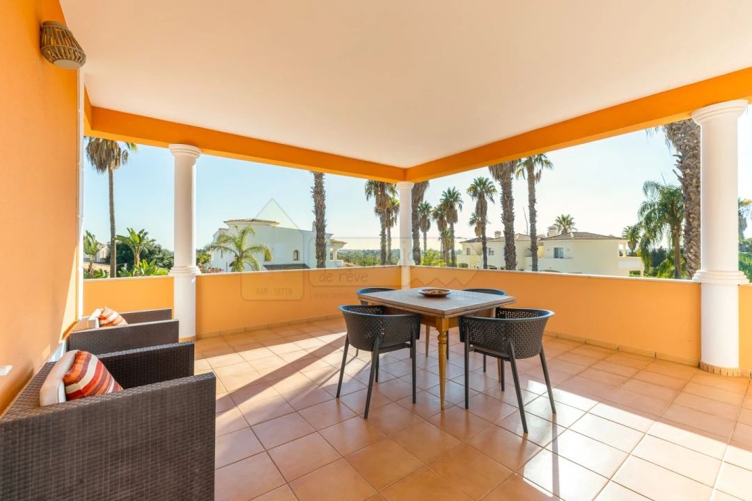 Moradia T4 para Venda em Quarteira Foto 19