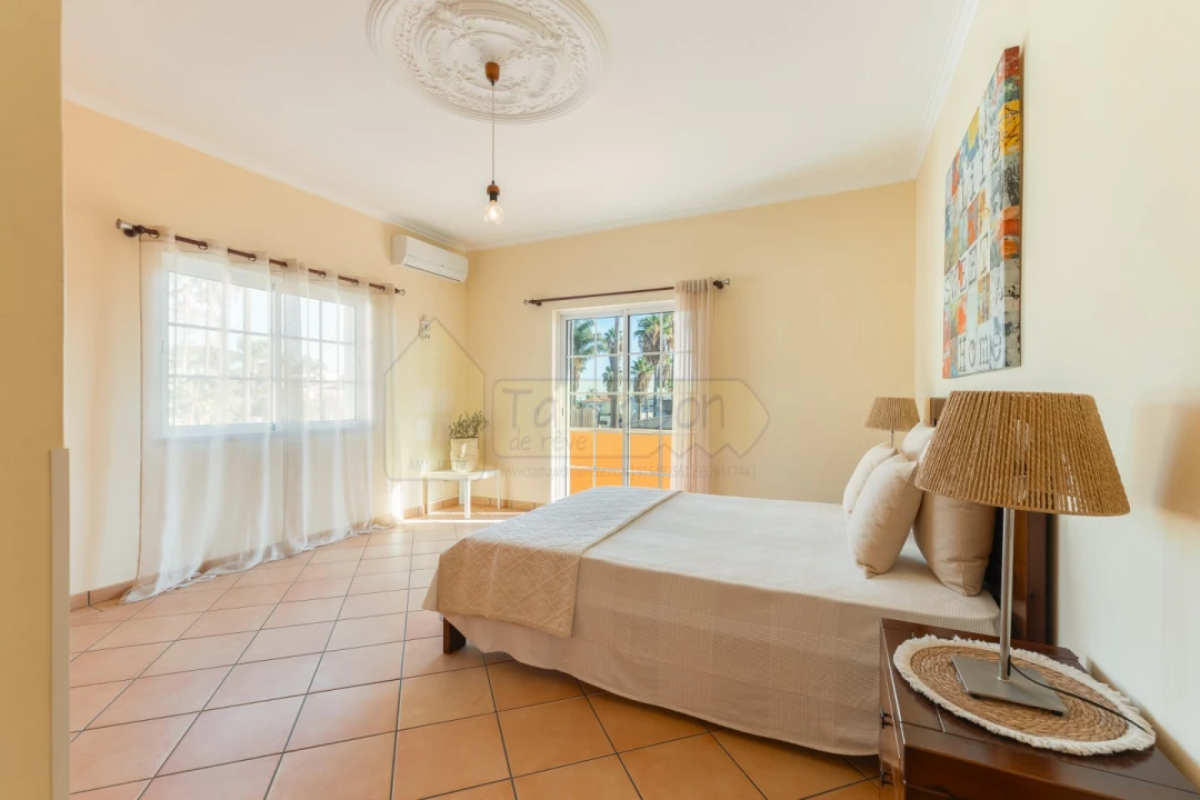 Moradia T4 para Venda em Quarteira Foto 28