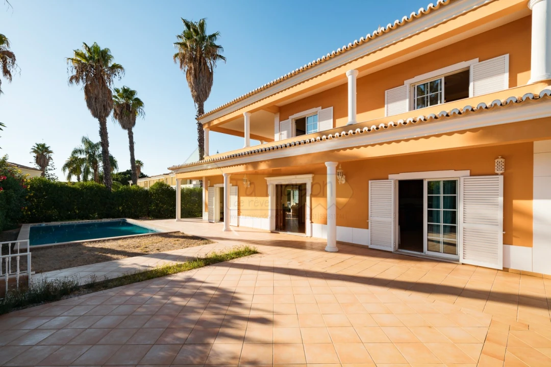 Moradia T4 para Venda em Quarteira Foto 38