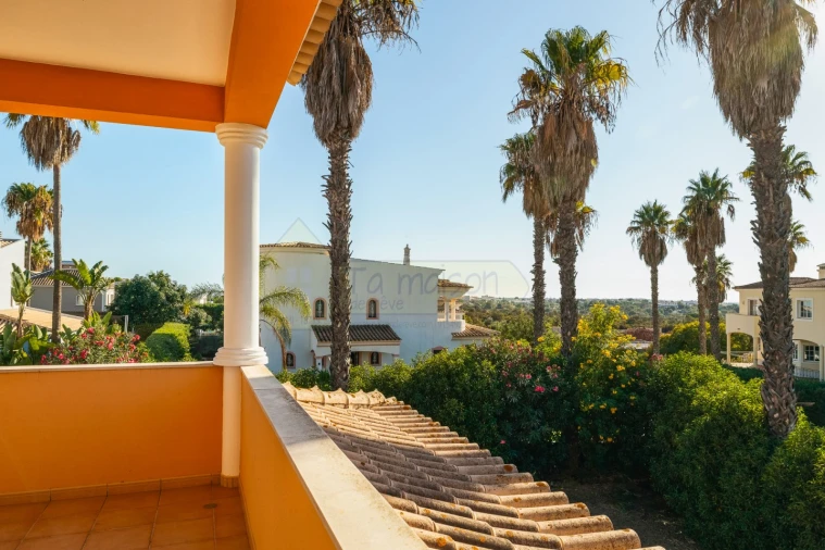 Moradia T4 para Venda em Quarteira Foto 23