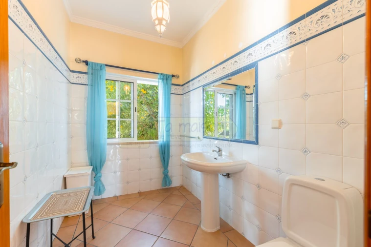 Moradia T4 para Venda em Quarteira Foto 29