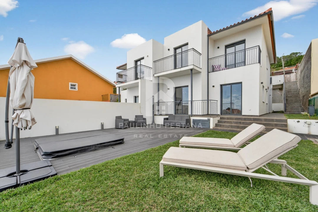 Moradia T3 para Venda em Santa Cruz Foto 1