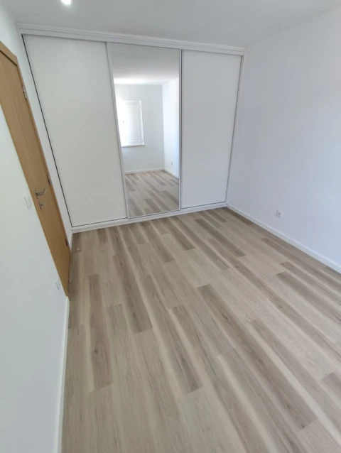 Moradia T2 para Venda em Marvila, Ribeira Santarém, São Salvador, São Nicolau