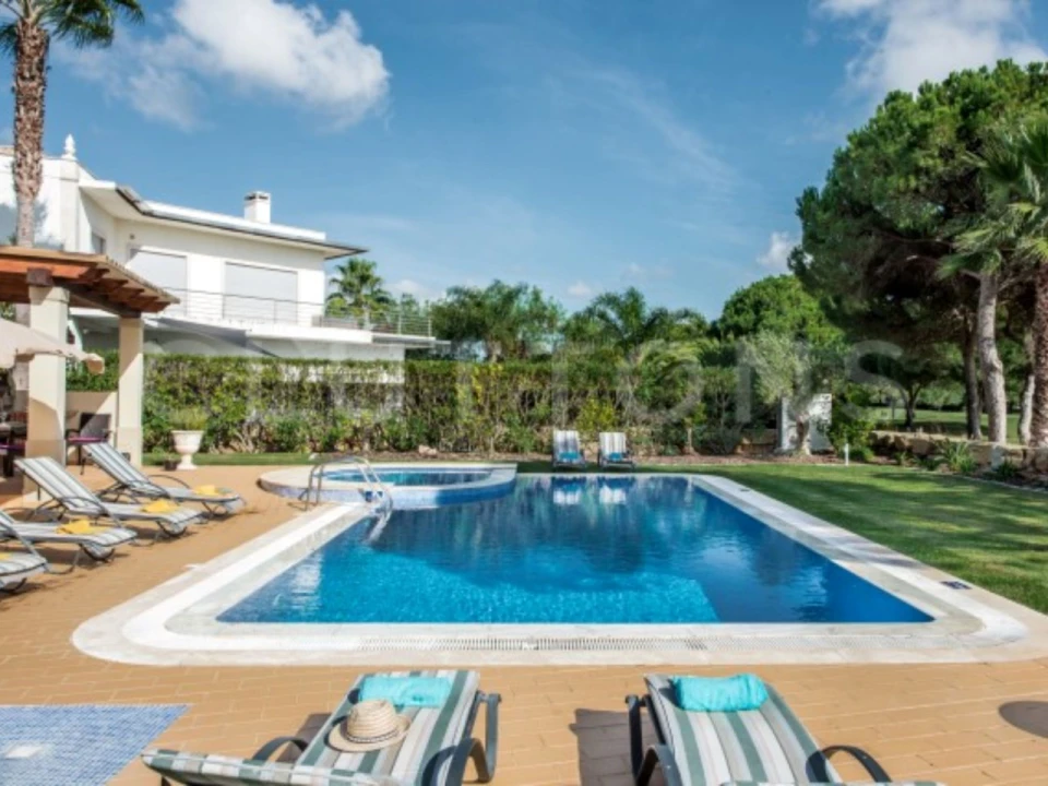 Moradia T4 para Venda em Quarteira Foto 36