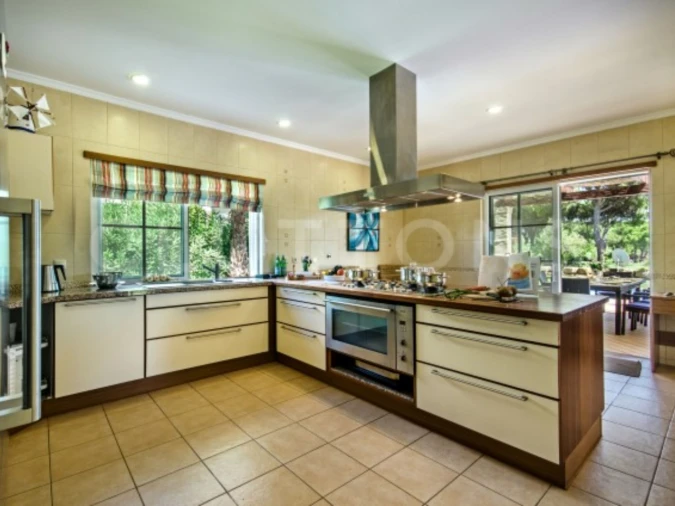 Moradia T4 para Venda em Quarteira Foto 4