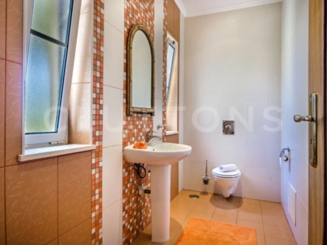 Moradia T4 para Venda em Quarteira Foto 12