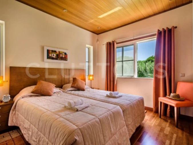 Moradia T4 para Venda em Quarteira Foto 13