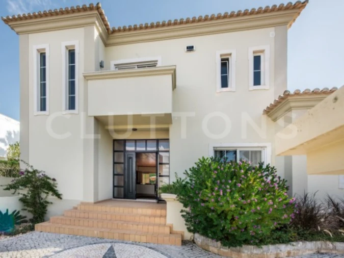 Moradia T4 para Venda em Quarteira Foto 25