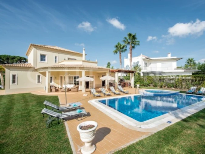 Moradia T4 para Venda em Quarteira Foto 37