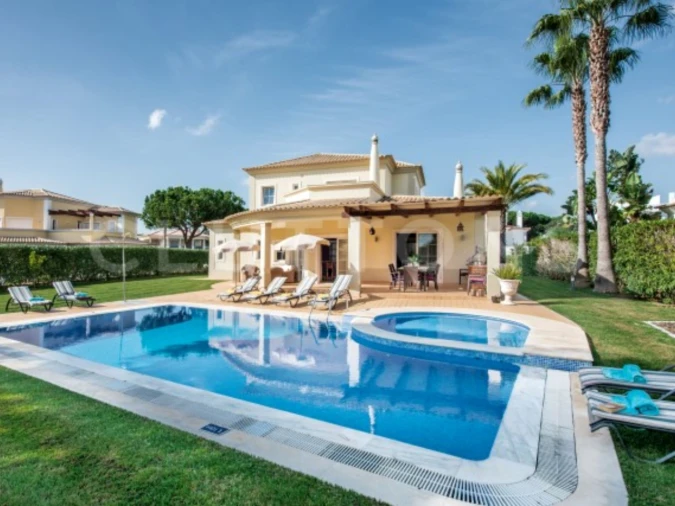 Moradia T4 para Venda em Quarteira Foto 39