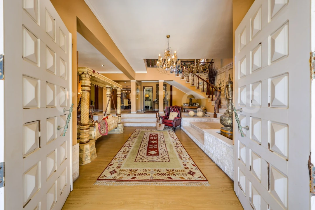 Moradia T6 para Venda em Santa Barbara de Nexe Foto 7