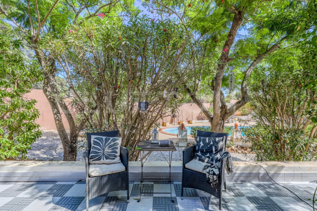 Moradia T6 para Venda em Santa Barbara de Nexe Foto 14