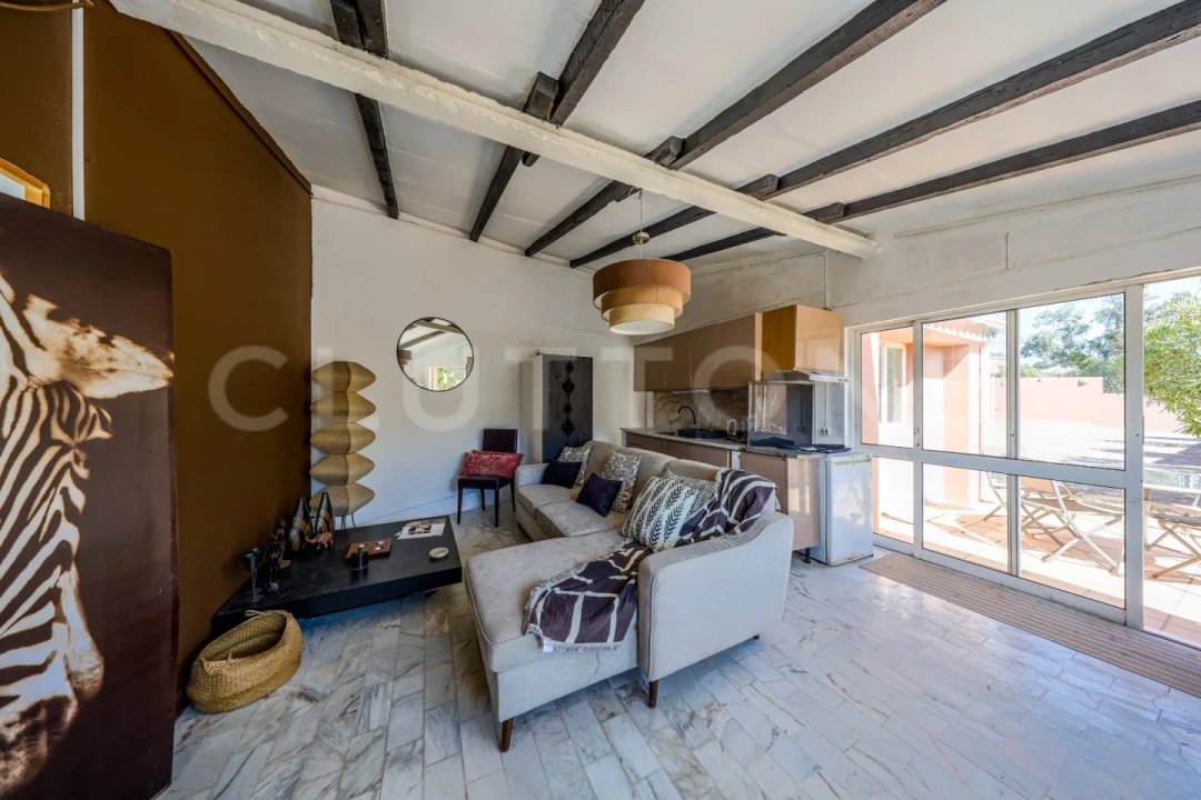 Moradia T6 para Venda em Santa Barbara de Nexe Foto 20