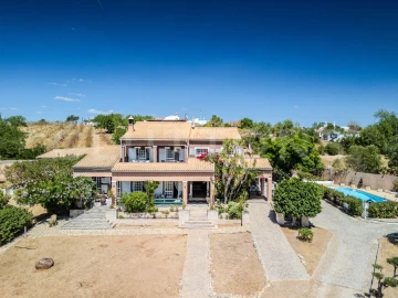 Moradia T6 para Venda em Santa Barbara de Nexe