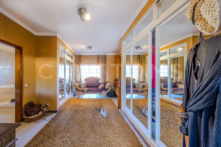 Moradia T6 para Venda em Santa Barbara de Nexe Foto 35