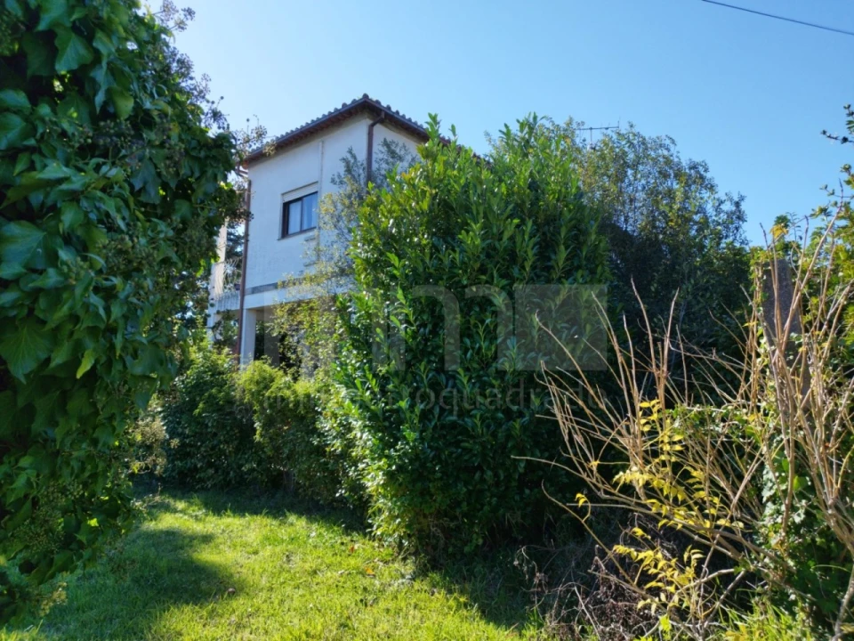 Moradia T4 para Venda em Mujães Foto 3