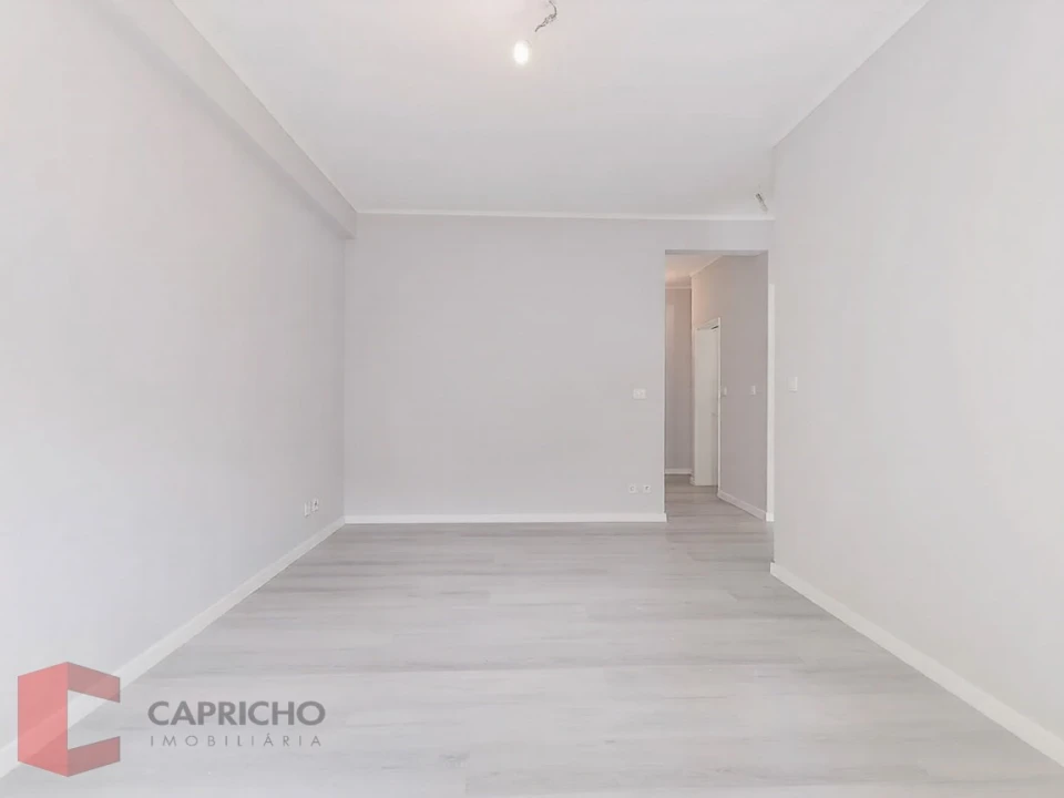 Apartamento T2 para Venda em Benfica Foto 6