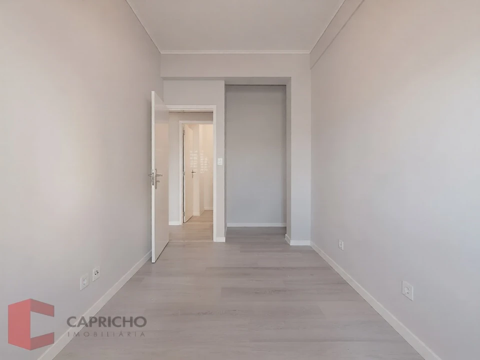 Apartamento T2 para Venda em Benfica Foto 8