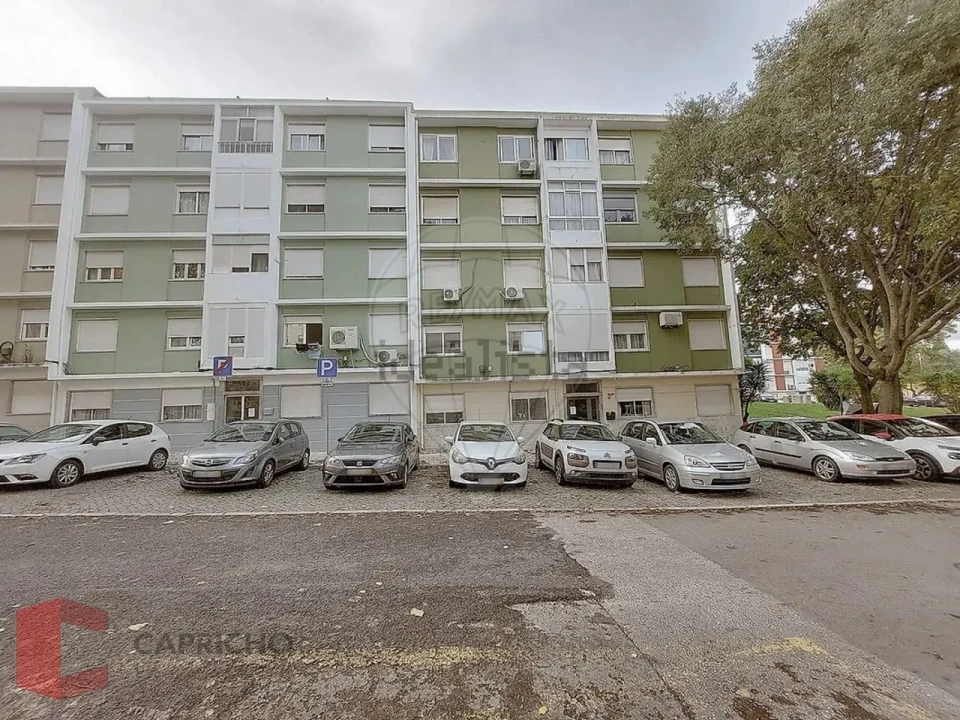 Apartamento T2 para Venda em Benfica Foto 9