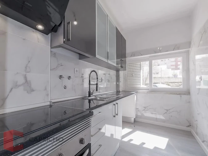 Apartamento T2 para Venda em Benfica Foto 1