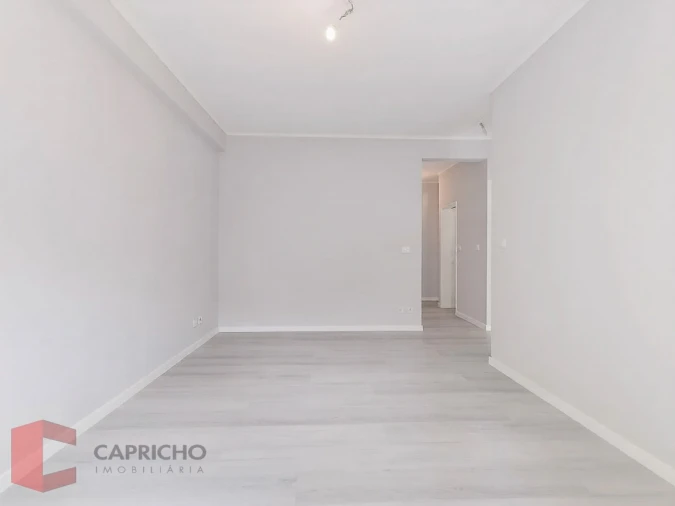 Apartamento T2 para Venda em Benfica Foto 6