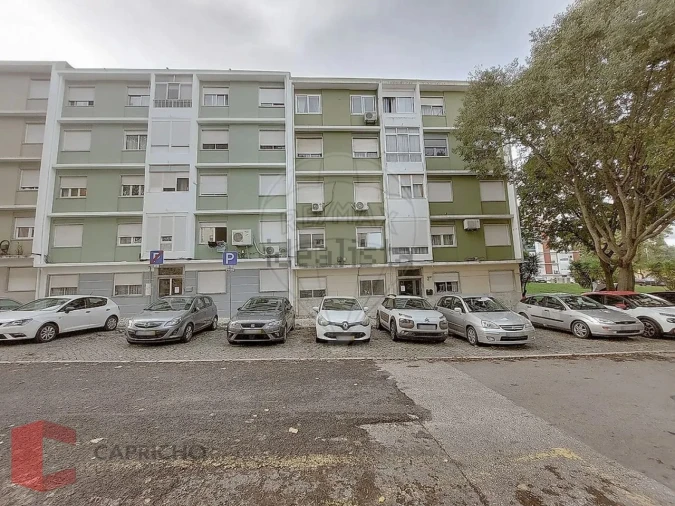 Apartamento T2 para Venda em Benfica Foto 9